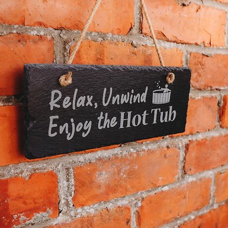 Cottage With Hot Tub - Near Cheltenham And Tewkesbury Buitenkant foto