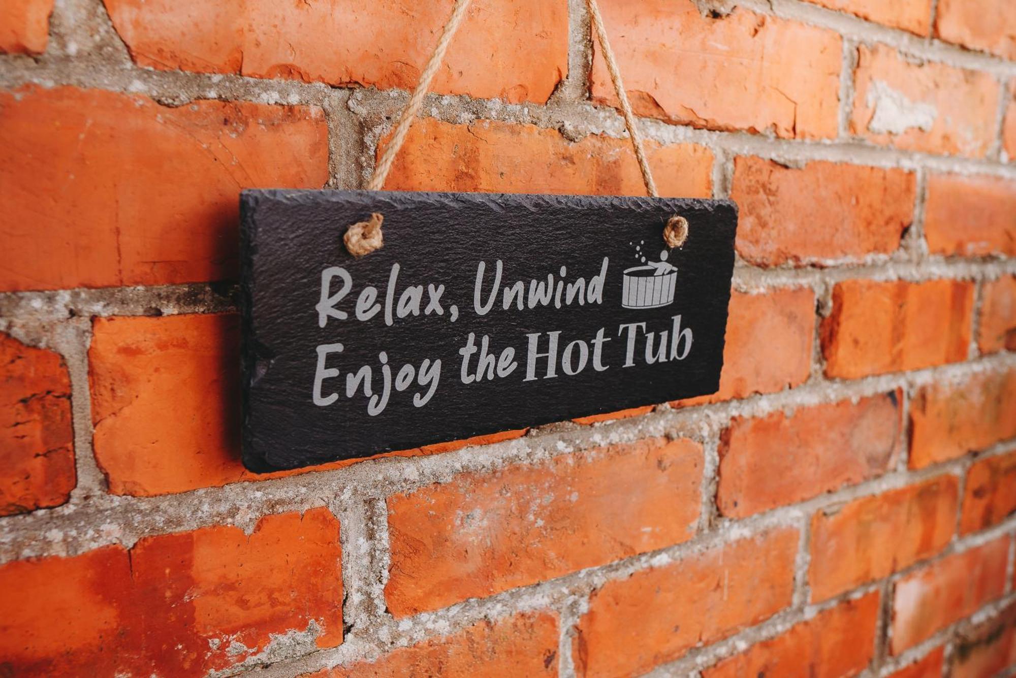 Cottage With Hot Tub - Near Cheltenham And Tewkesbury Buitenkant foto