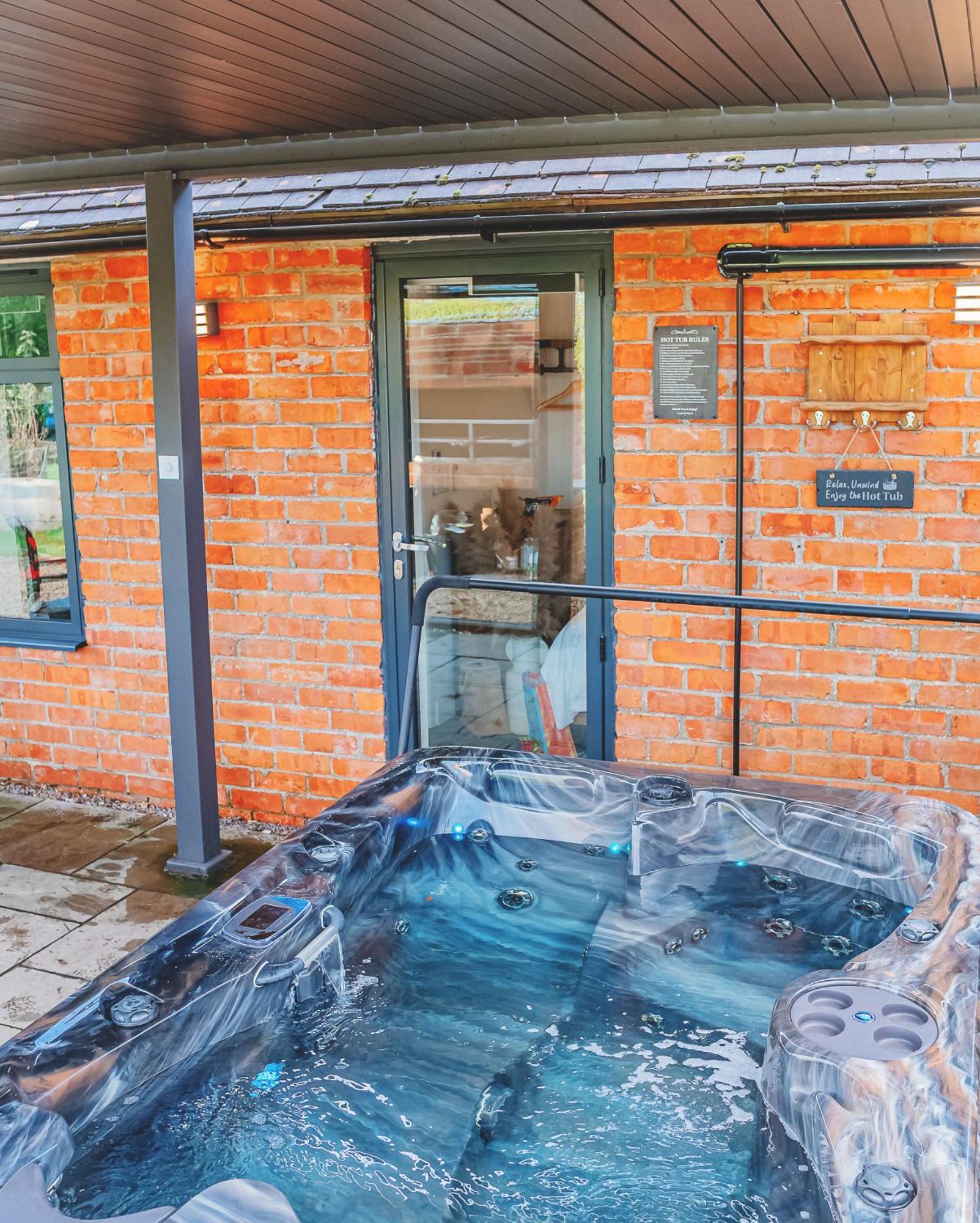 Cottage With Hot Tub - Near Cheltenham And Tewkesbury Buitenkant foto